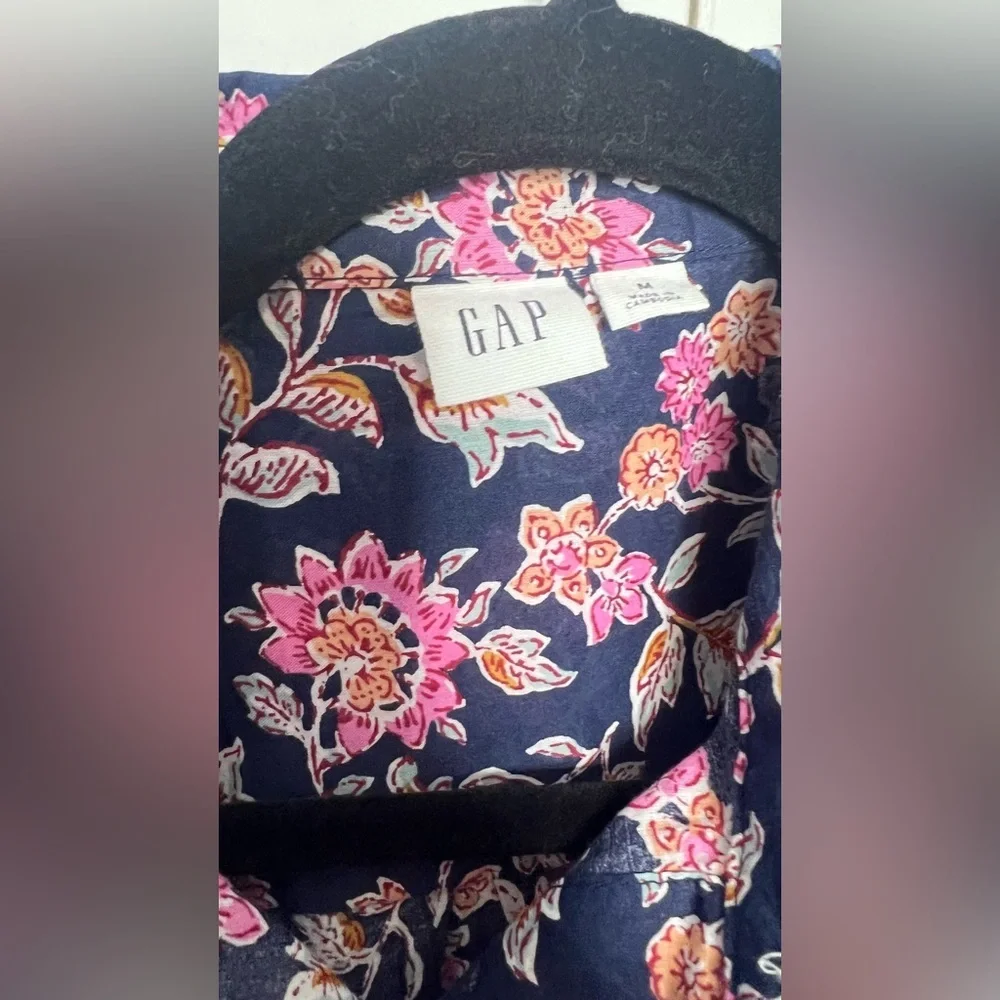 GAP Floral Button-Up Blouse Size Medium Navy Pink Long Sleeve Lightweight Top
